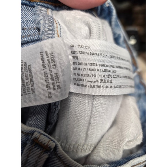 Abercrombie & Fitch 90s Straight Ultra High Rise Distressed Light Wash Jeans 2 - Picture 4 of 4